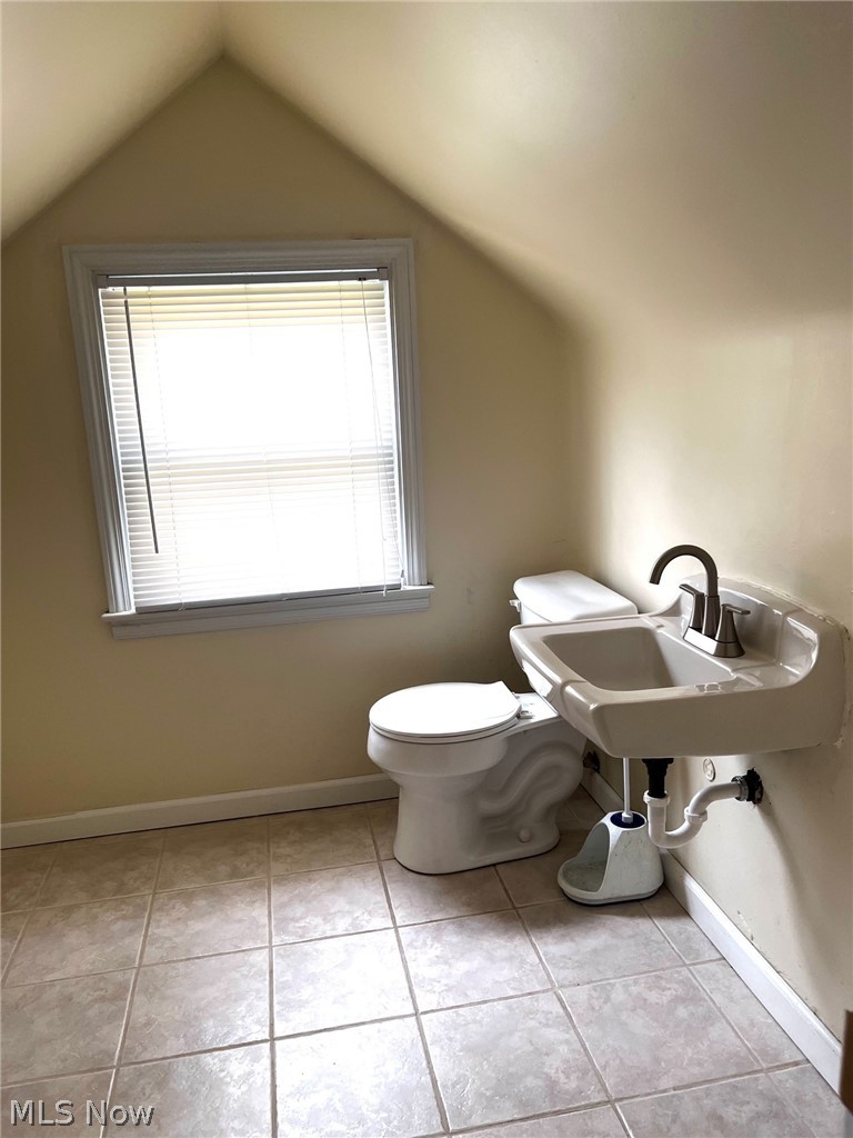 1798 Maplewood Warren OH 44483