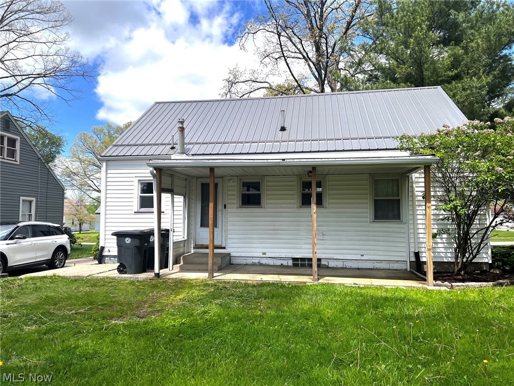1798 Maplewood Warren OH 44483