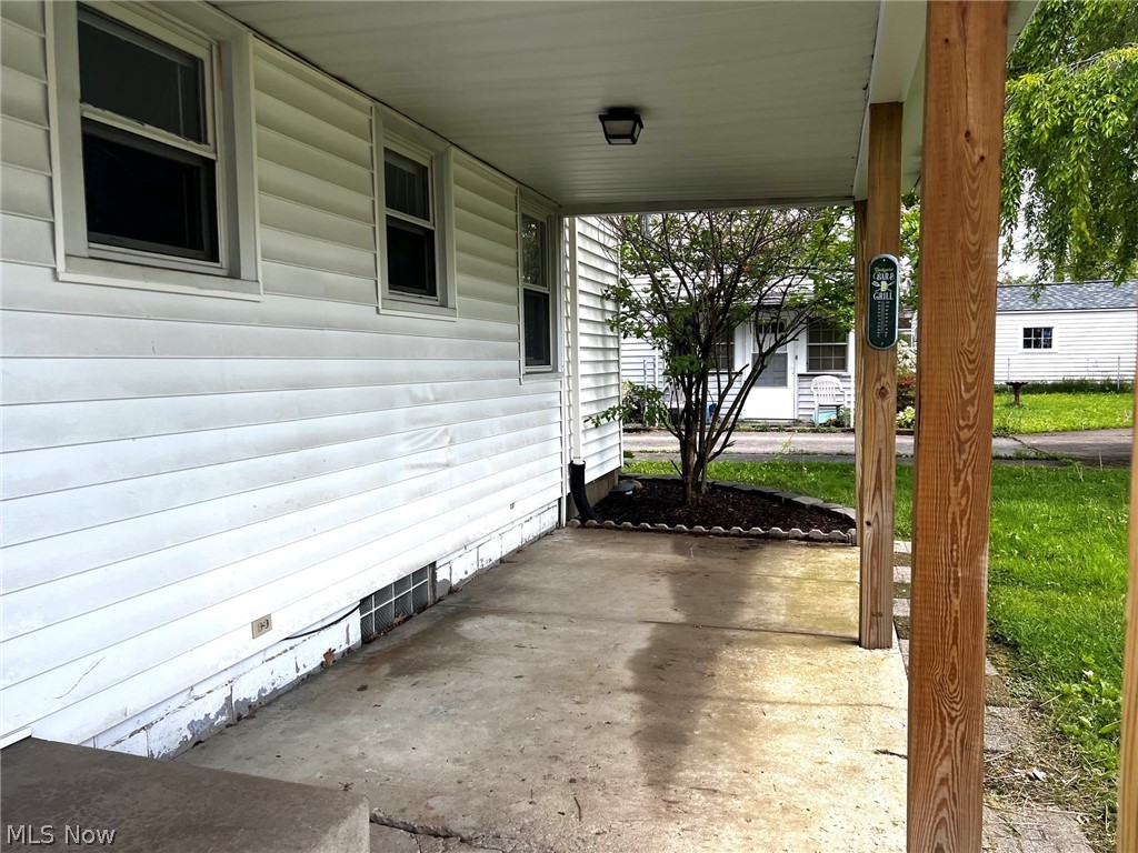 1798 Maplewood Warren OH 44483