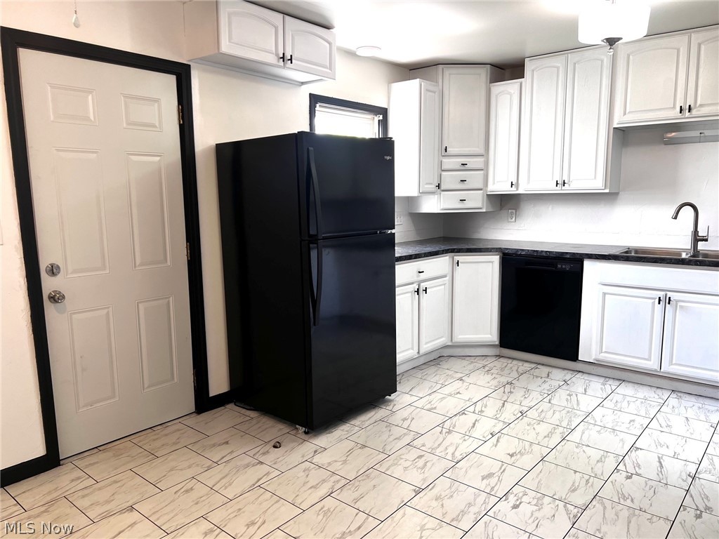 1798 Maplewood Warren OH 44483