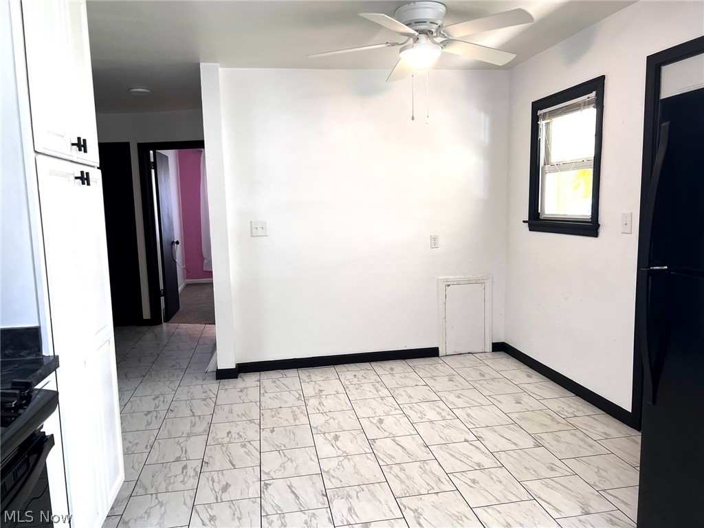 1798 Maplewood Warren OH 44483