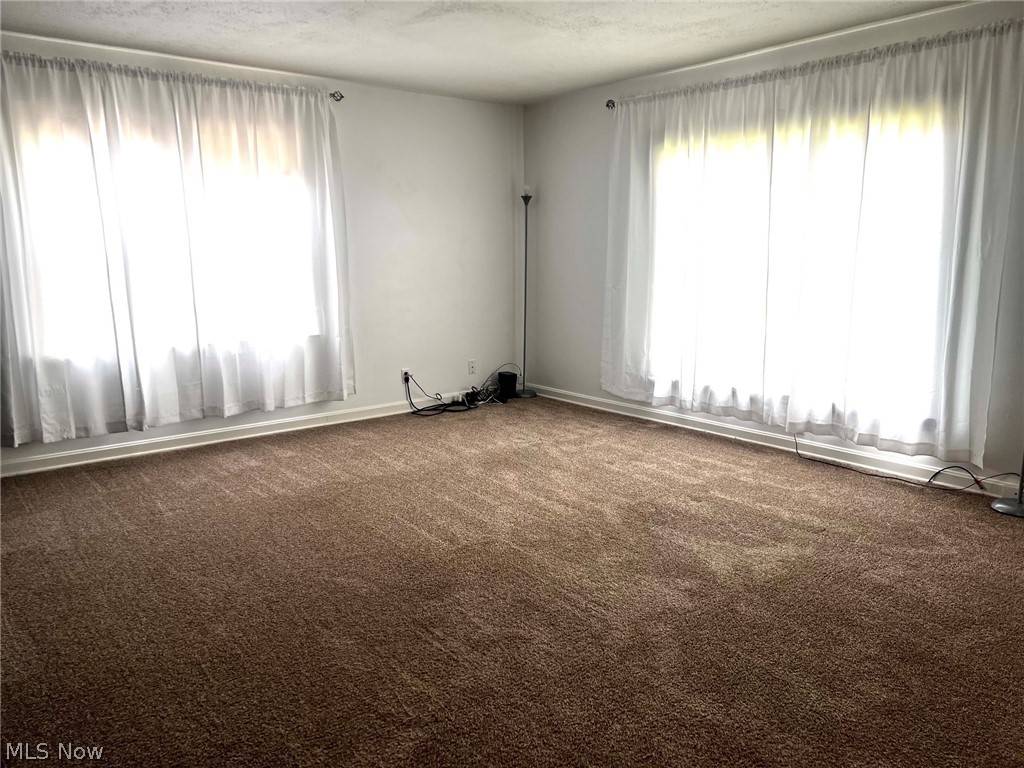 1798 Maplewood Warren OH 44483