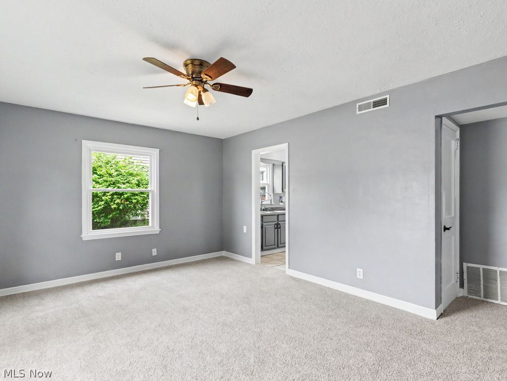 2069 Bailey Road Cuyahoga Falls OH 44221