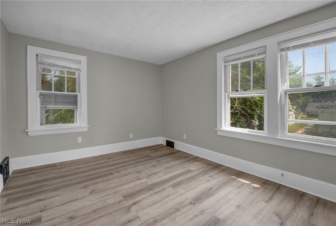 881 Valdes Avenue Akron OH 44320