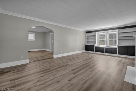 881 Valdes Avenue Akron OH 44320