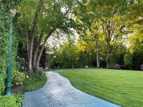48 S Wheaton Road Akron OH 44313