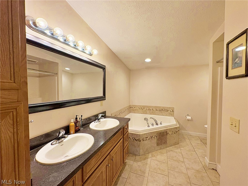 4233 County Line Road Diamond OH 44412