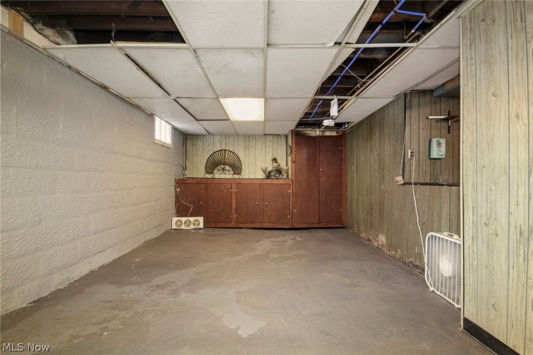 32 Como Street Struthers OH 44471