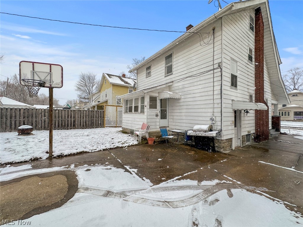 32 Como Street Struthers OH 44471