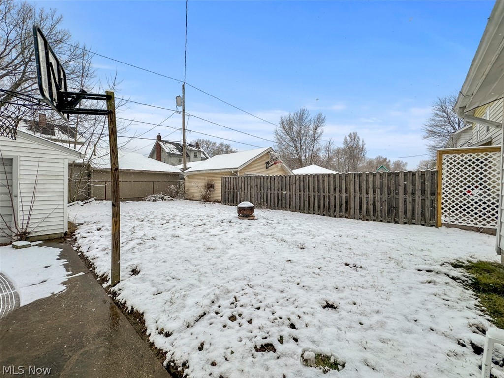 32 Como Street Struthers OH 44471