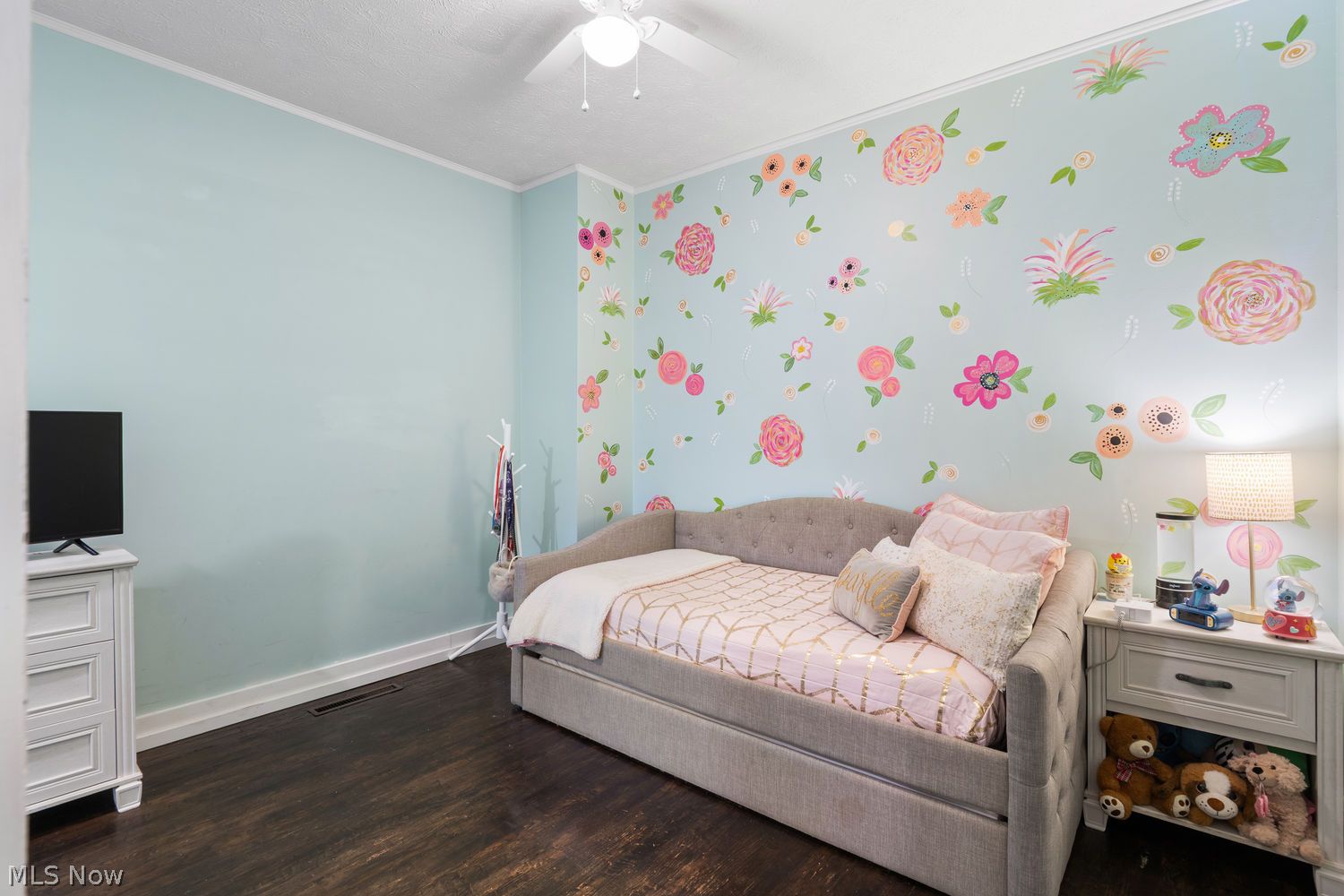 501 E 12th Street Uhrichsville OH 44683