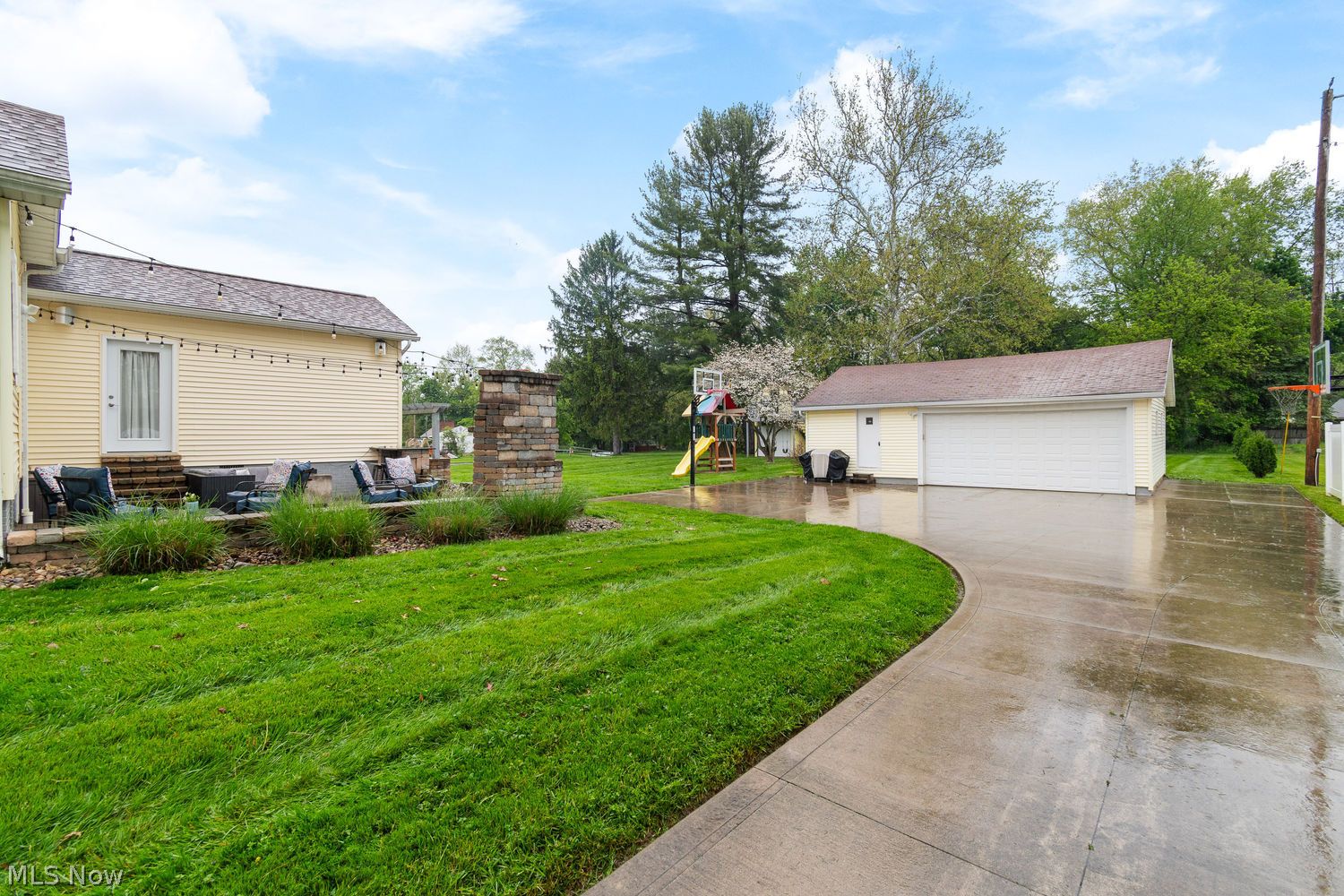 501 E 12th Street Uhrichsville OH 44683