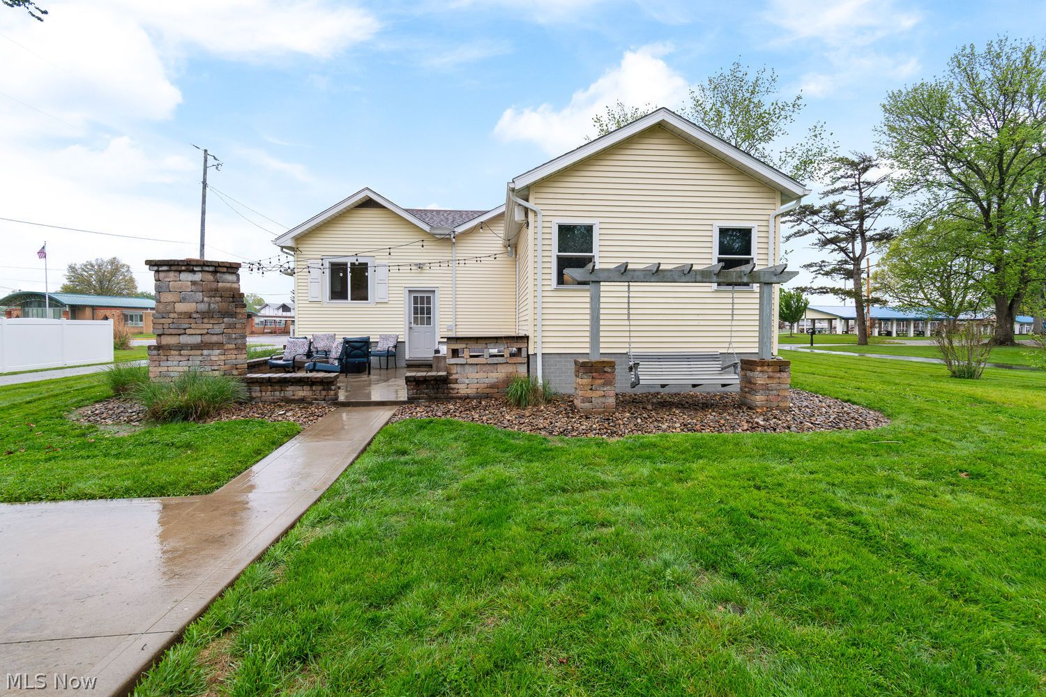 501 E 12th Street Uhrichsville OH 44683