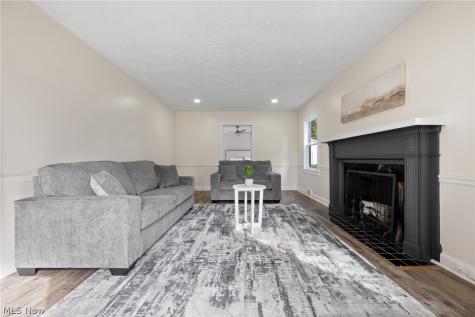 617 Moreley Avenue Akron OH 44320