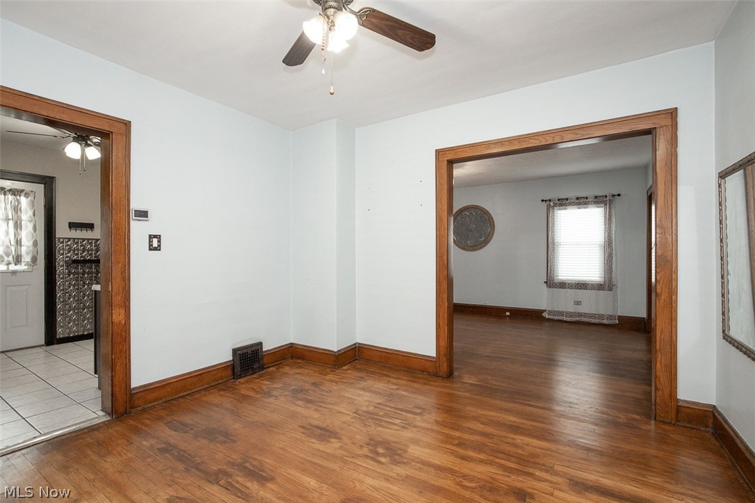 2083 Chesterland Avenue Lakewood OH 44107