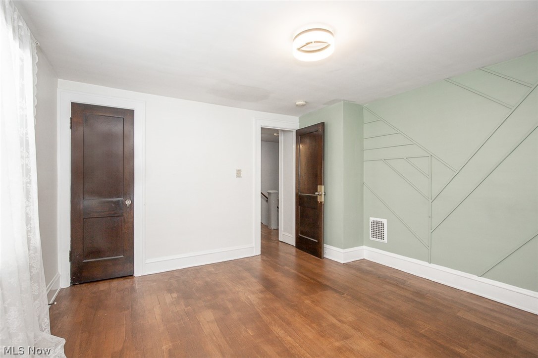 2083 Chesterland Avenue Lakewood OH 44107