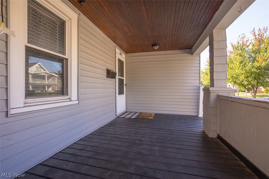 2083 Chesterland Avenue Lakewood OH 44107