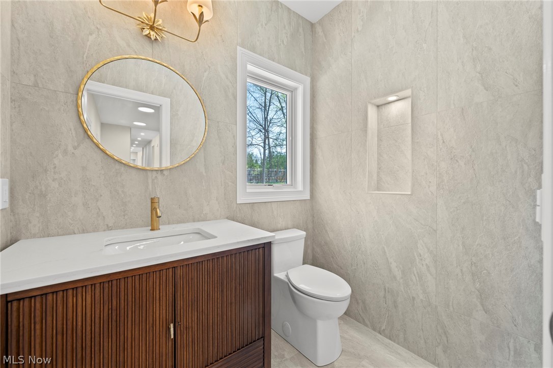 5084 Neptune Oval Solon OH 44139