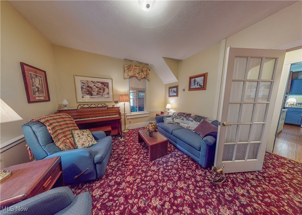 5696 Steubenville Road SE Amsterdam OH 43903