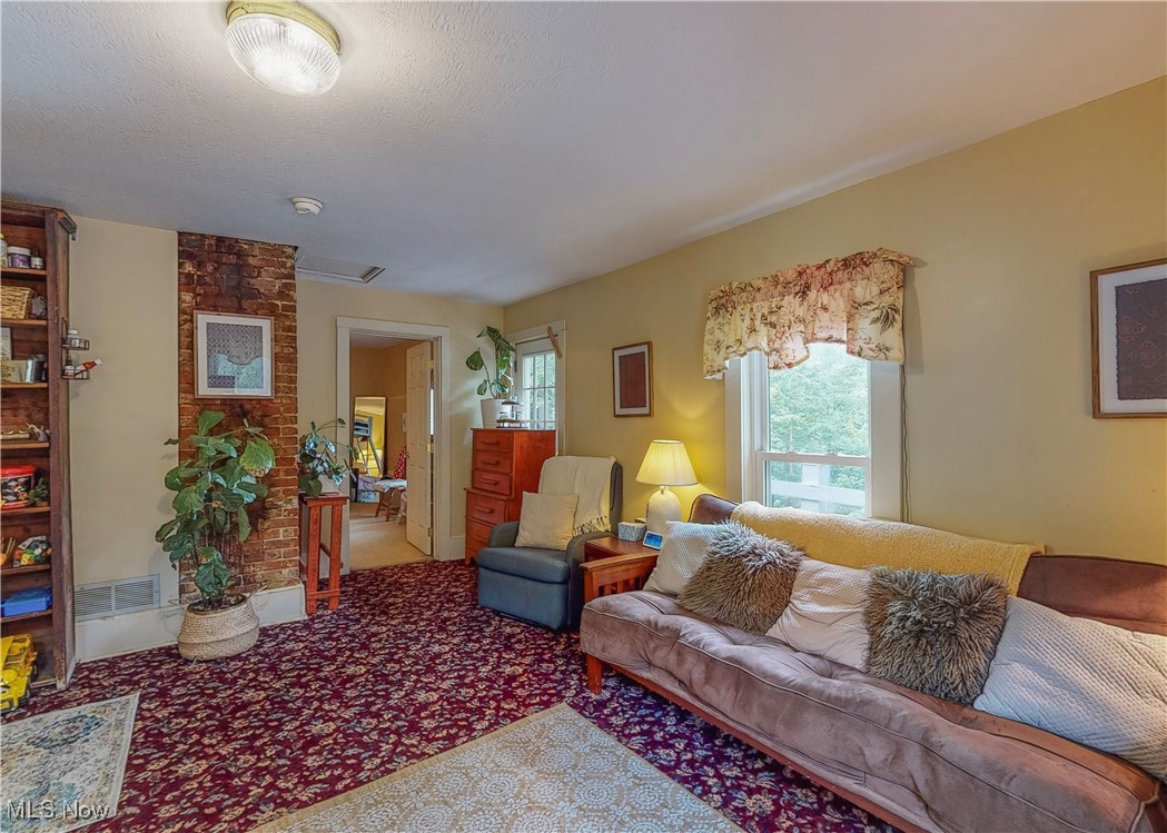 5696 Steubenville Road SE Amsterdam OH 43903