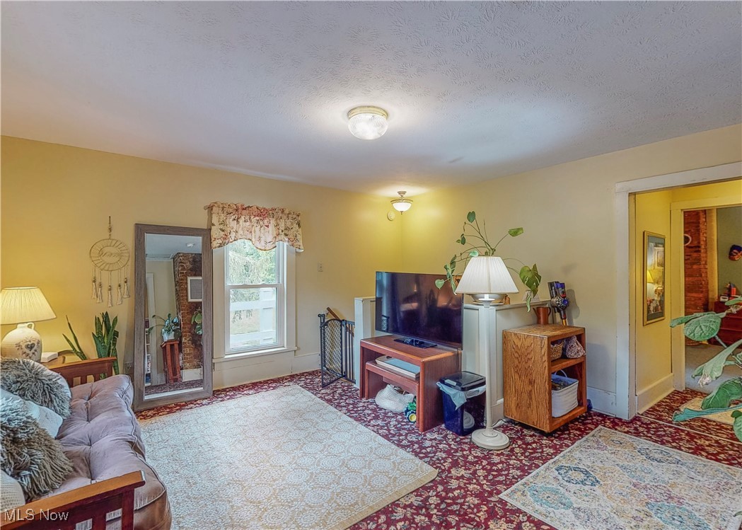 5696 Steubenville Road SE Amsterdam OH 43903