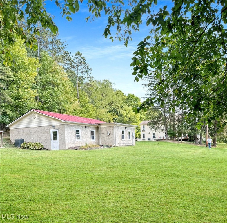 5696 Steubenville Road SE Amsterdam OH 43903