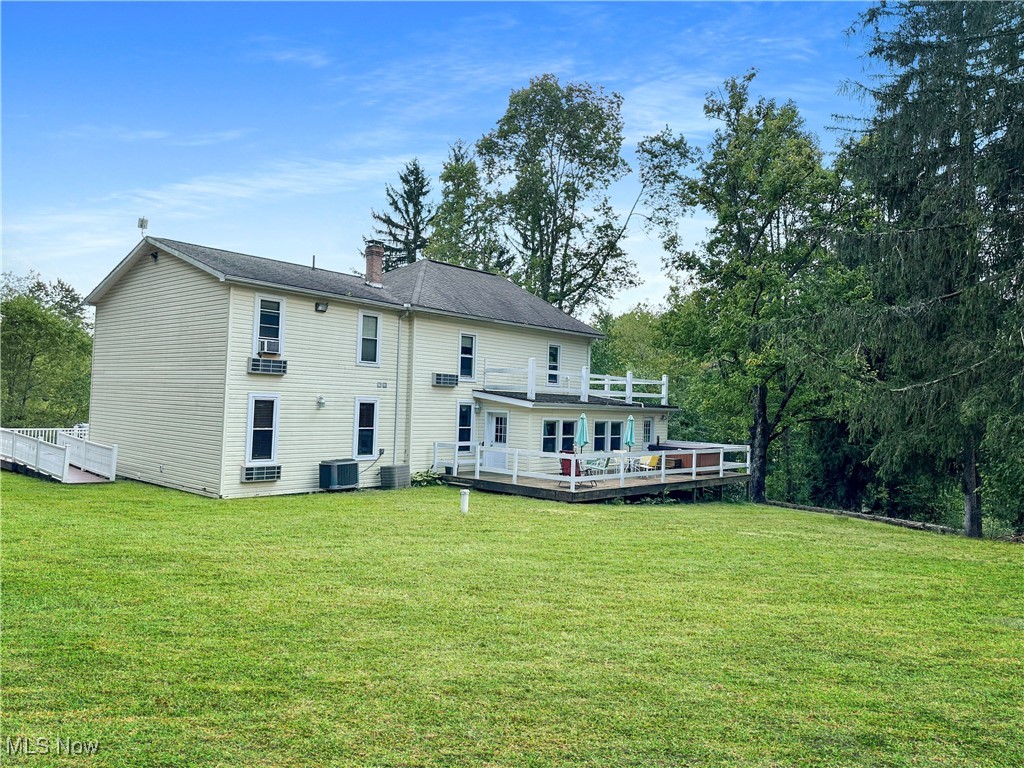 5696 Steubenville Road SE Amsterdam OH 43903
