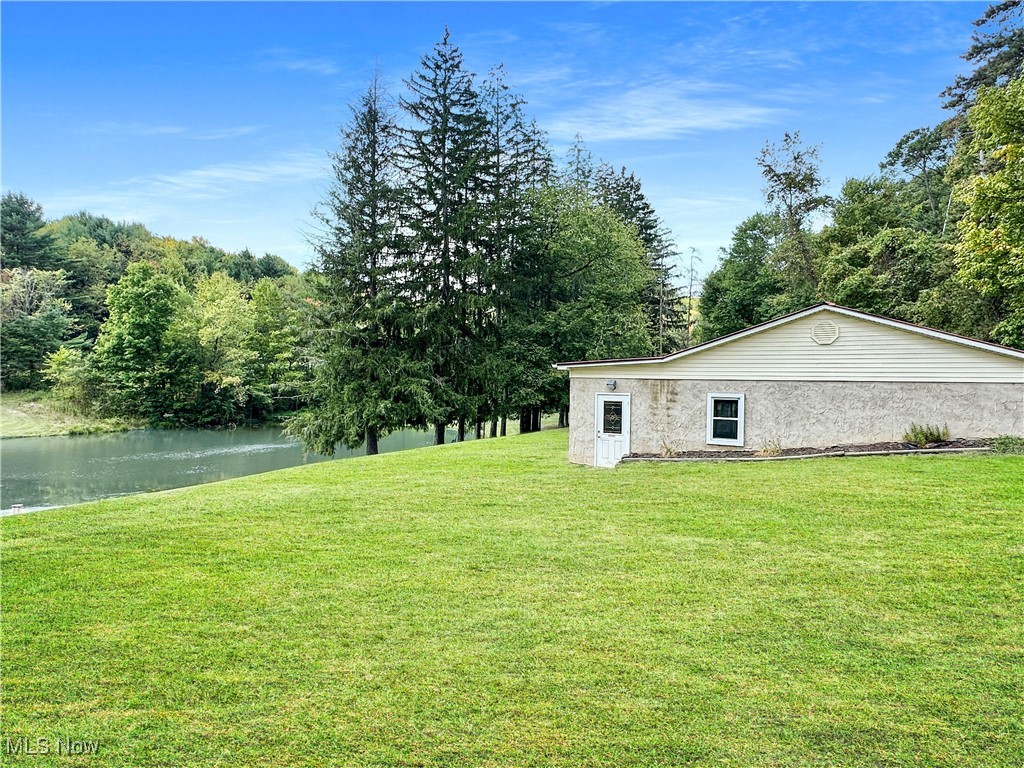 5696 Steubenville Road SE Amsterdam OH 43903
