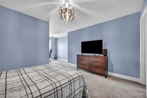 8712 Blue Heron Way Mentor OH 44060