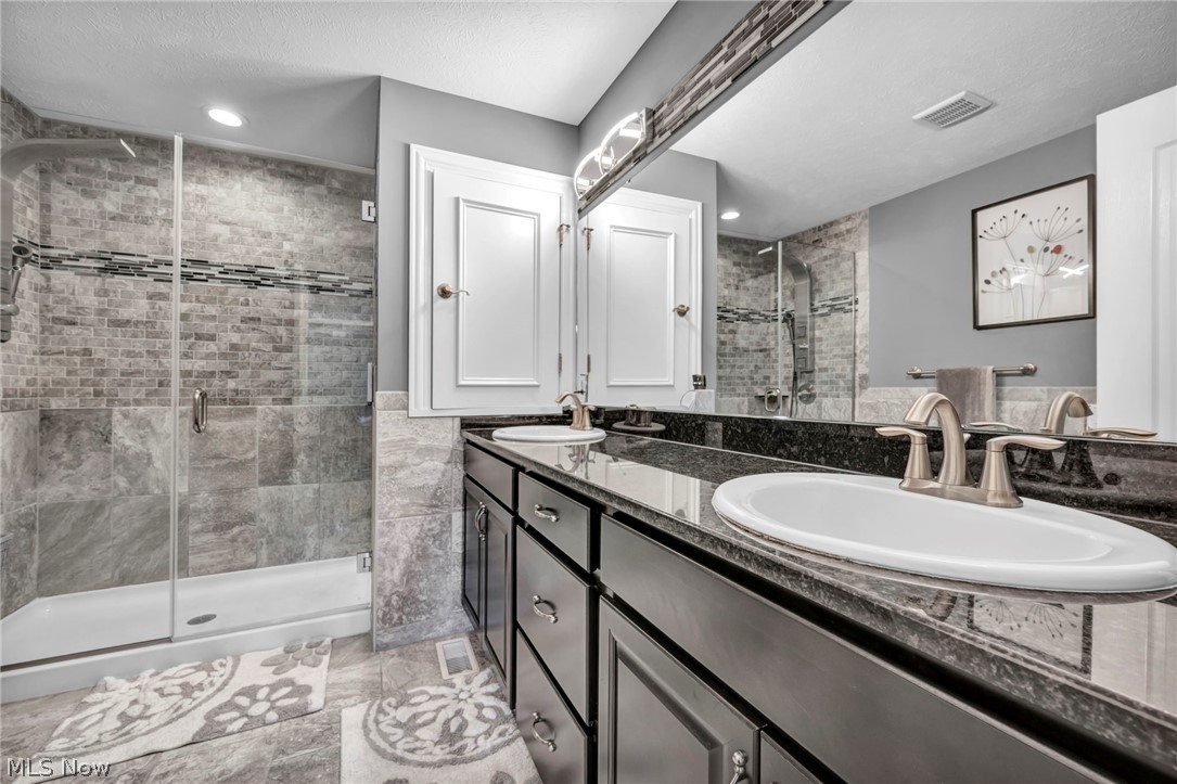 8712 Blue Heron Way Mentor OH 44060