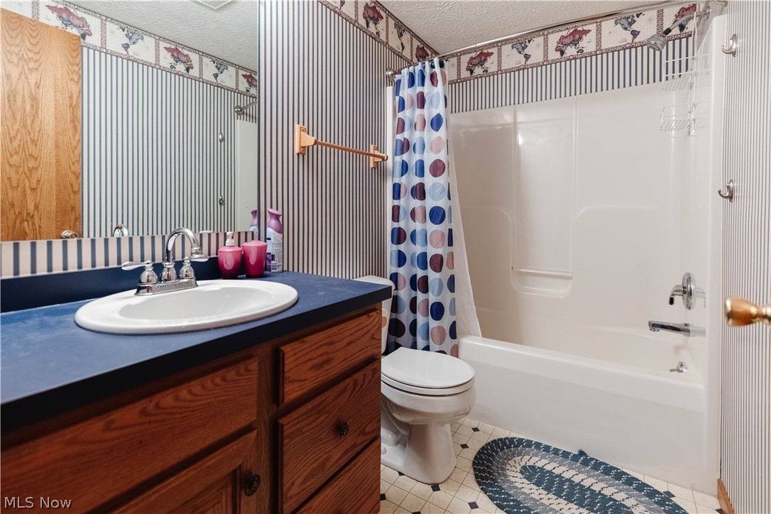 5972 Sunscape Drive NE Louisville OH 44641