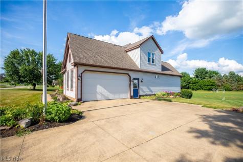 5972 Sunscape Drive NE Louisville OH 44641