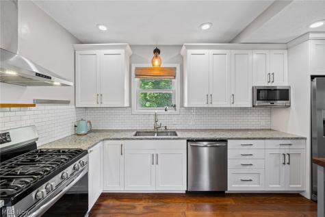 3363 E Scarborough Road Cleveland Heights OH 44118