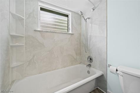 3363 E Scarborough Road Cleveland Heights OH 44118