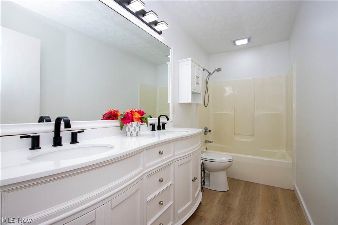 2585 Greenbriar Lane Wooster OH 44691