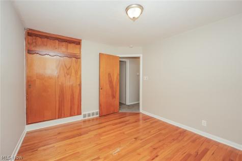 6045 Dunham Road Maple Heights OH 44137