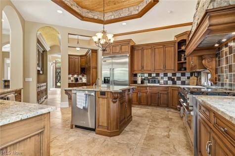 1521 Easthill Street SE North Canton OH 44720