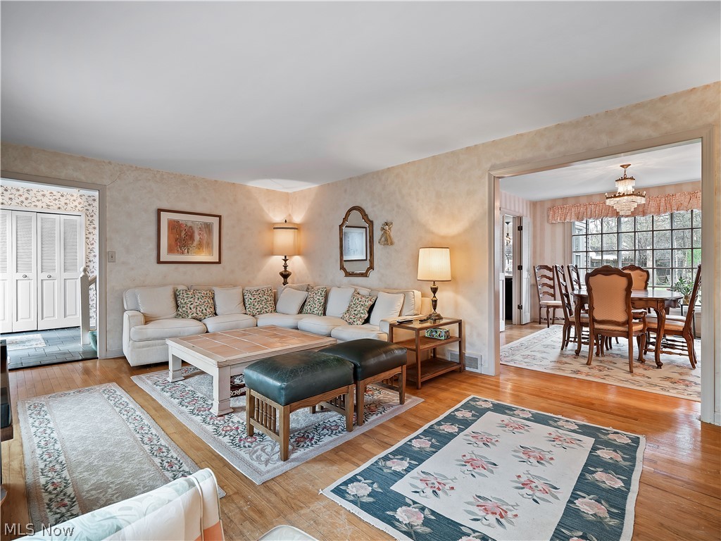 1565 Greenleaf Circle Westlake OH 44145