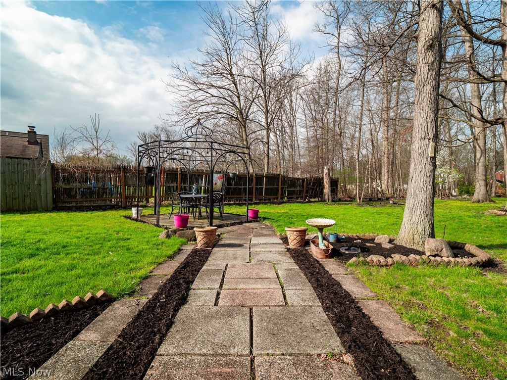 1565 Greenleaf Circle Westlake OH 44145
