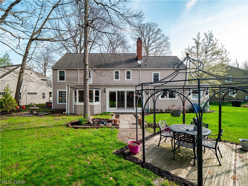 1565 Greenleaf Circle Westlake OH 44145