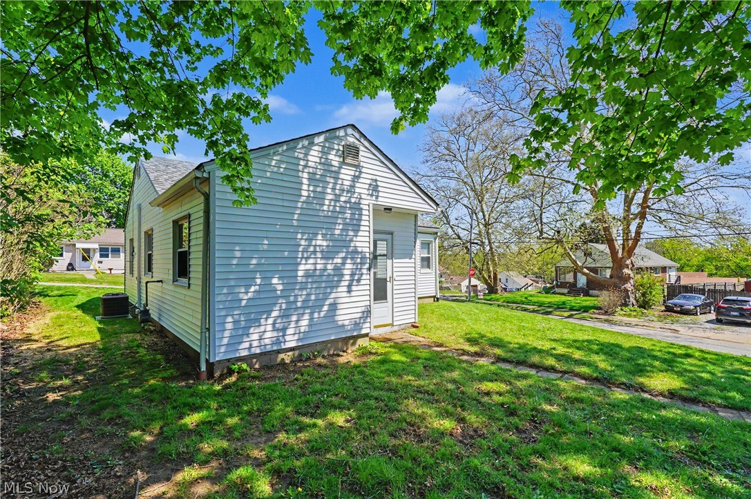 392 Rexford Street Akron OH 44314