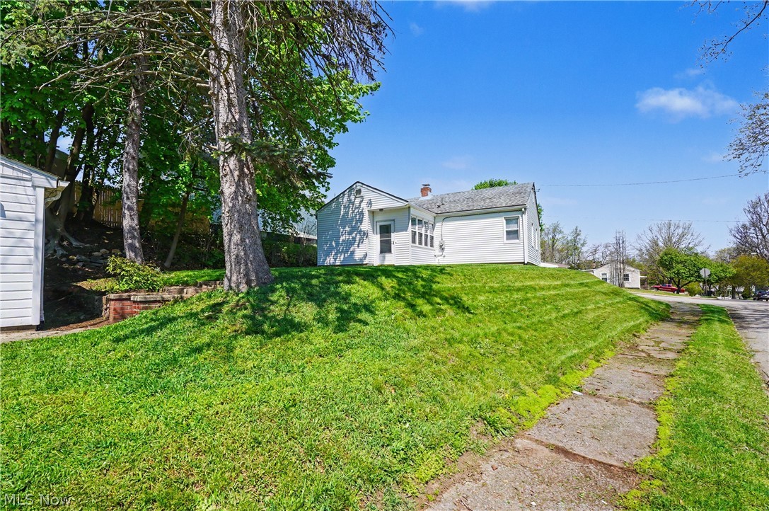 392 Rexford Street Akron OH 44314
