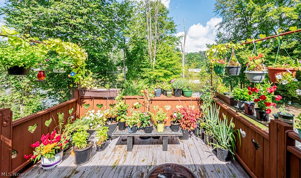 215 Lake Shore Terrace Warren OH 44483