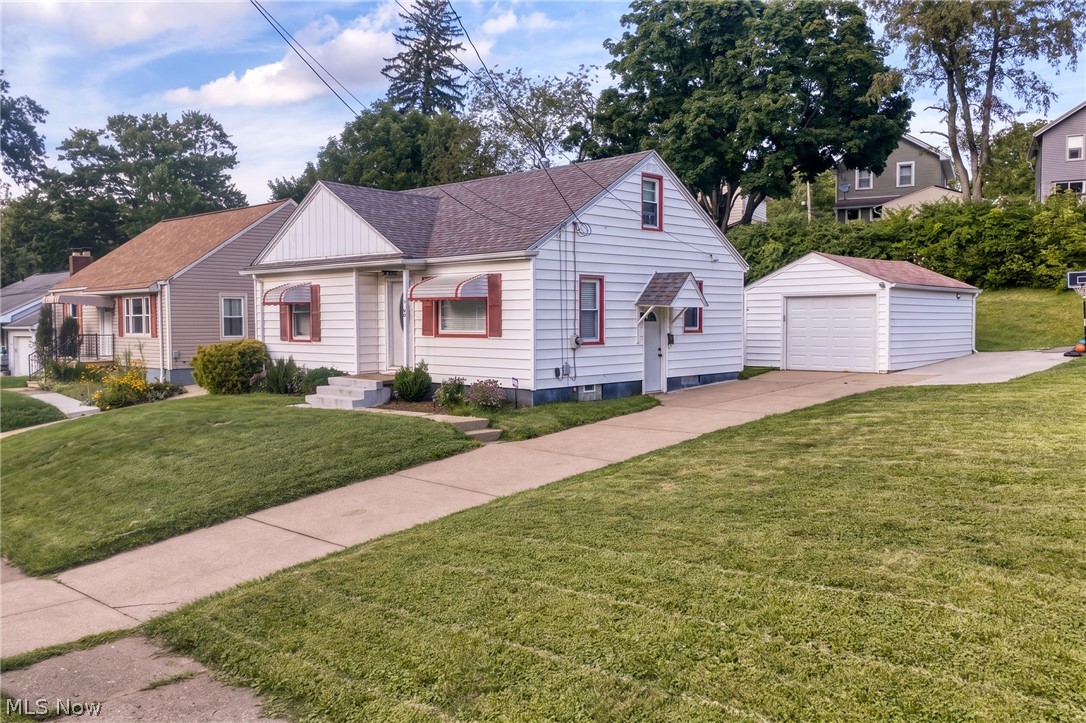 44 15th Street NW Massillon OH 44647
