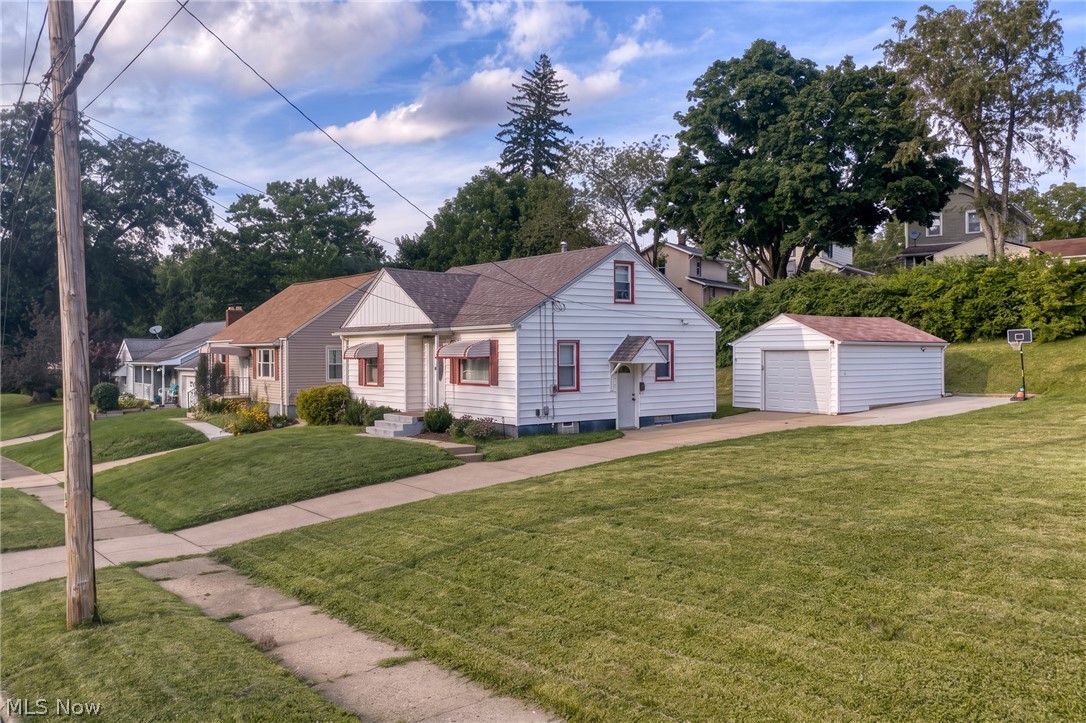 44 15th Street NW Massillon OH 44647