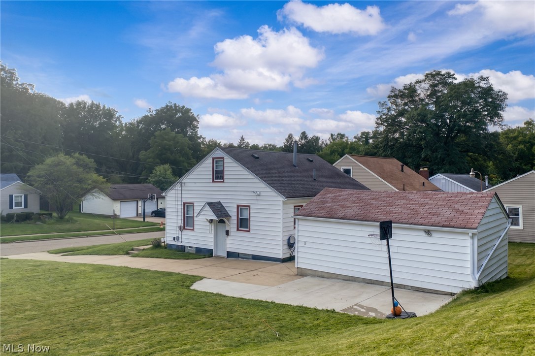 44 15th Street NW Massillon OH 44647