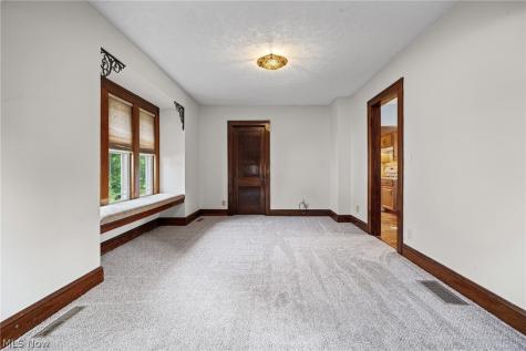 957 Cleveland Avenue Amherst OH 44001