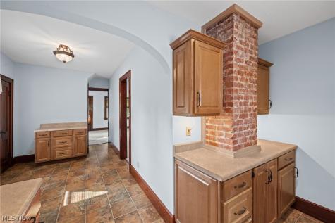 957 Cleveland Avenue Amherst OH 44001