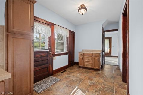 957 Cleveland Avenue Amherst OH 44001