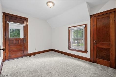 957 Cleveland Avenue Amherst OH 44001